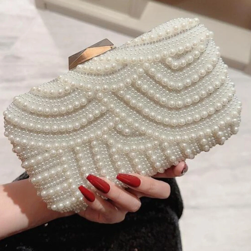 💎 Embellished Clutch 💎 - Picture 1 of 7